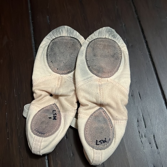 Girls ballerina slippers size 7/8 - Picture 2 of 2